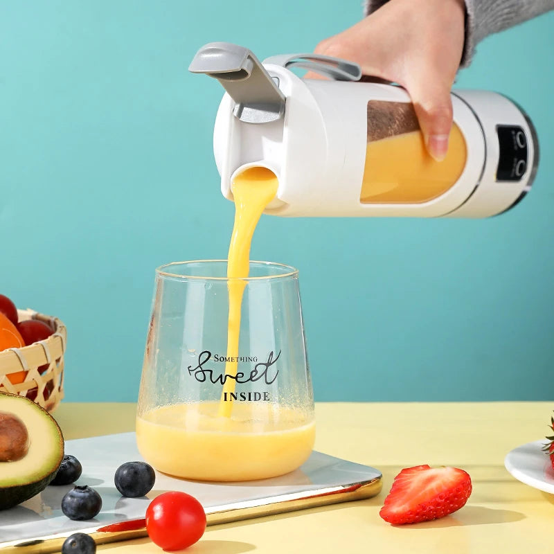 Portable fruit juice blender