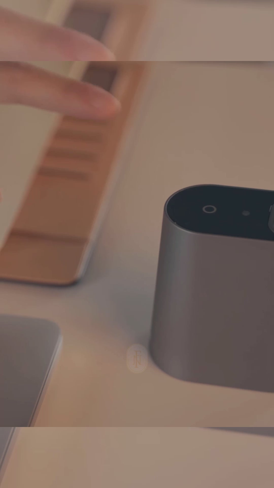 Smart adaptive brightness bedside read lamp